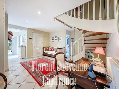 Maison - 298 m² - 7 pièces