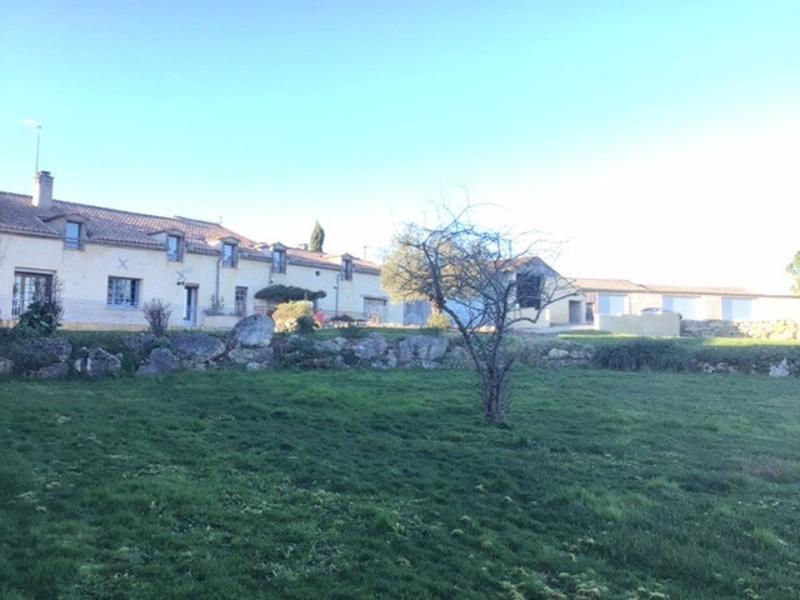 Maison - 305 m² - 12 pièces
