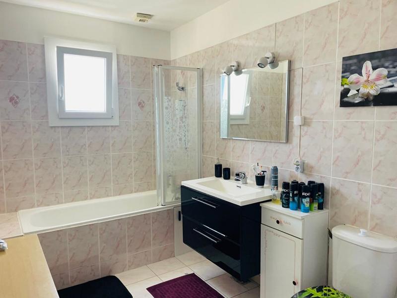 Maison - 85 m² - 4 pièces