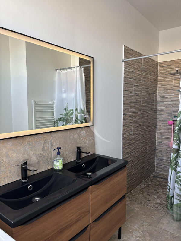 Maison - 99 m² - 4 pièces