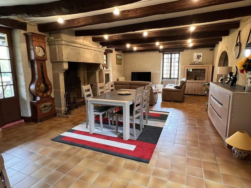 Maison - 200 m² - 5 pièces