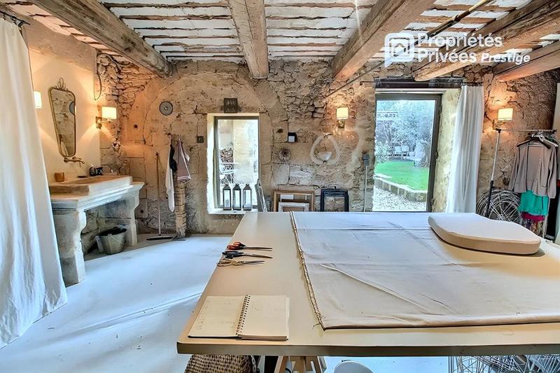 Demeure - 330 m² - 11 pièces