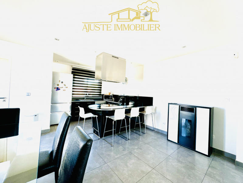 Maison - 96 m² - 4 pièces