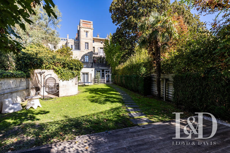 Appartement - 168 m² - 5 pièces