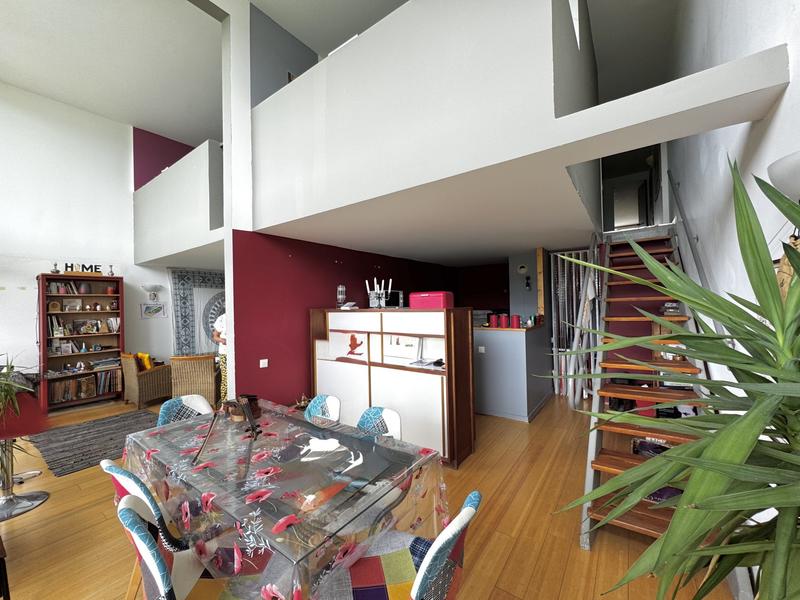 Appartement - 120 m² - 5 pièces