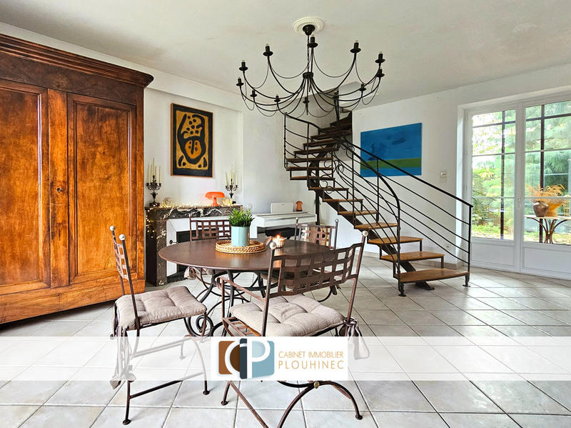 Maison - 180 m² - 5 pièces