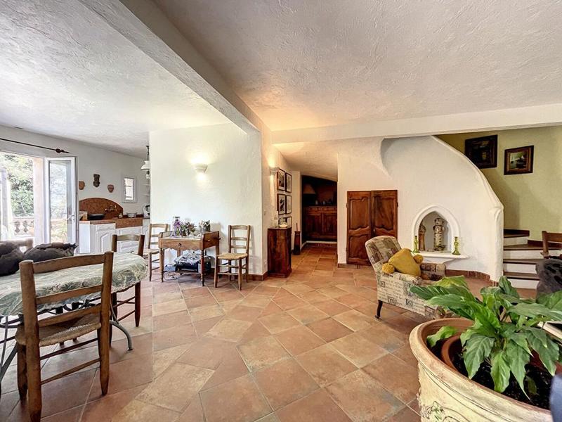 Maison - 314 m² - 7 pièces