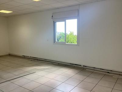 Local d'activités - 210 m² - 5 pièces