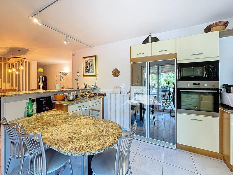 Maison - 168 m² - 7 pièces