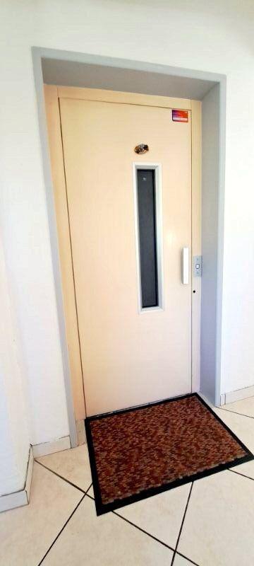 Maison - 355 m² - 15 pièces