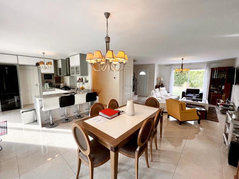 Maison - 136 m² - 7 pièces