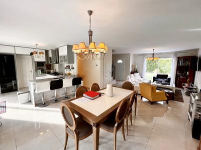 Maison - 136 m² - 7 pièces