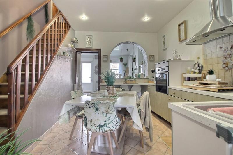 Maison - 84 m² - 8 pièces