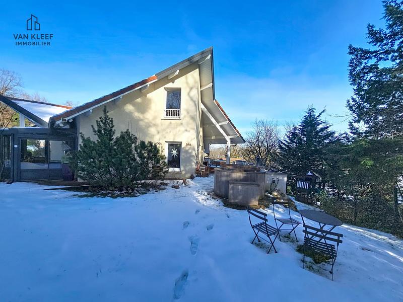 Maison traditionnelle - 180 m² - 7 pièces