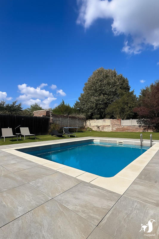 Maison - 250 m² - 9 pièces