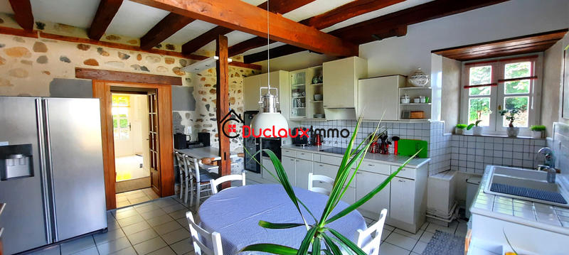 Maison - 230 m² - 7 pièces