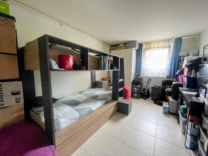 Appartement - 93 m² - 5 pièces