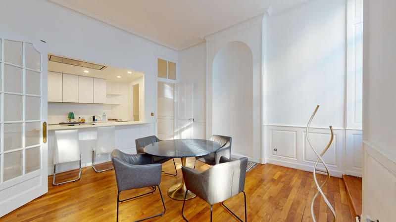 Appartement - 136 m² - 5 pièces