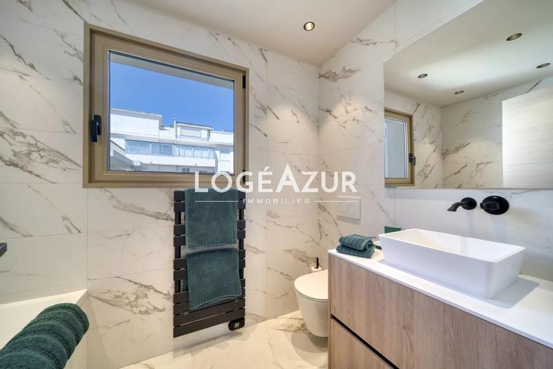 Appartement - 102 m² - 4 pièces