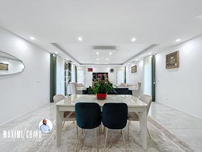 Maison - 190 m² - 6 pièces