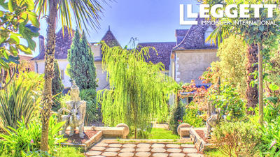 Maison - 470 m² - 10 pièces