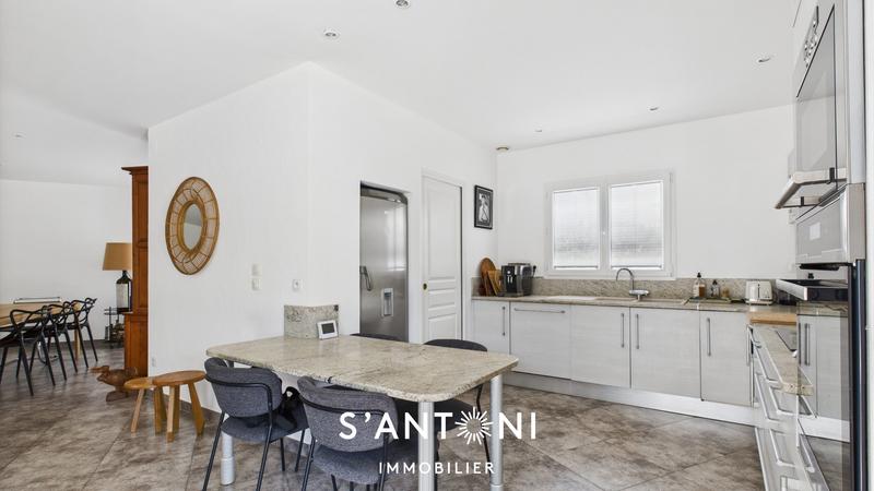 Maison - 144 m² - 4 pièces