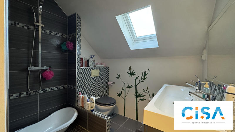 Maison - 90 m² - 5 pièces