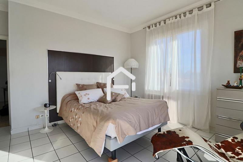 Appartement - 115 m² - 4 pièces