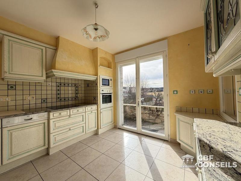 Maison - 180 m² - 6 pièces