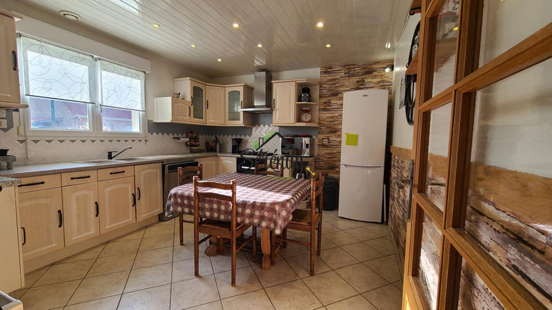 Maison - 152 m² - 6 pièces