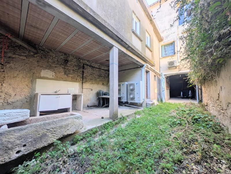 Maison - 260 m² - 9 pièces