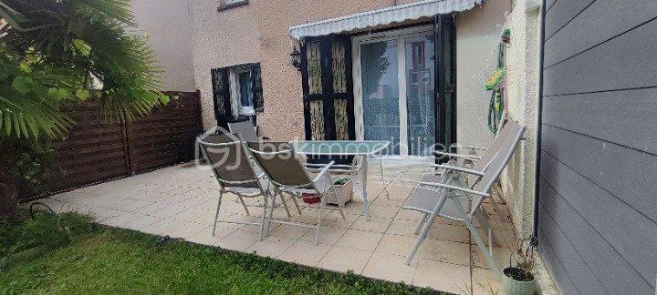 Maison jumelée - 110 m² - 5 pièces