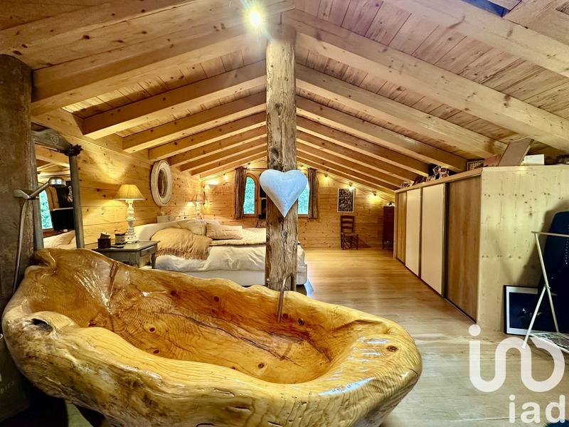 Châlet - 218 m² - 7 pièces