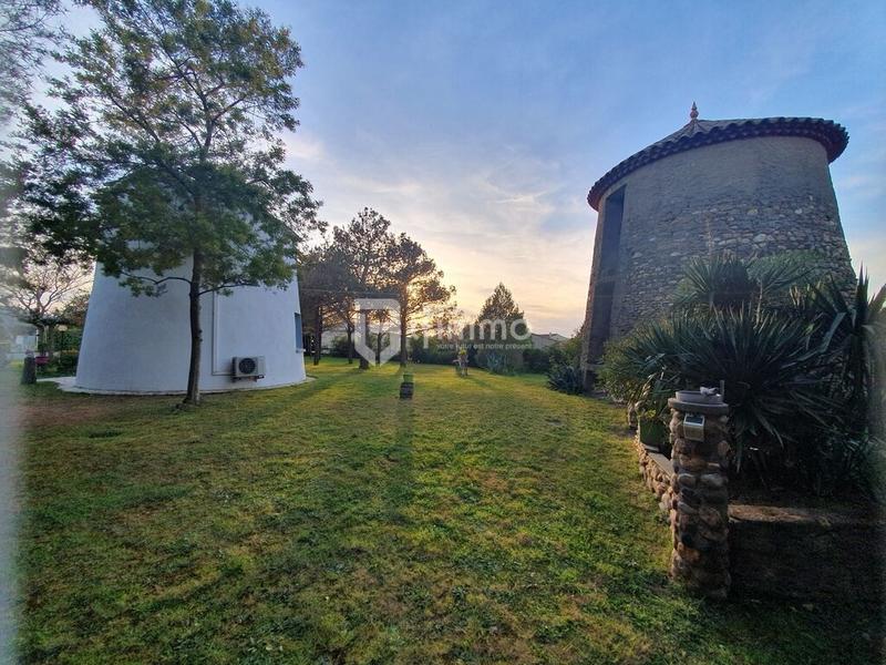 Moulin - 380 m² - 12 pièces