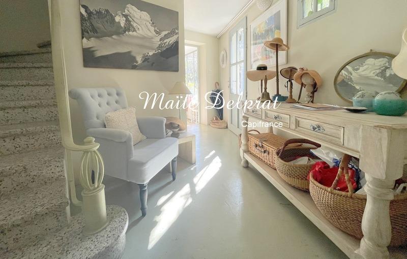 Maison - 262 m² - 9 pièces