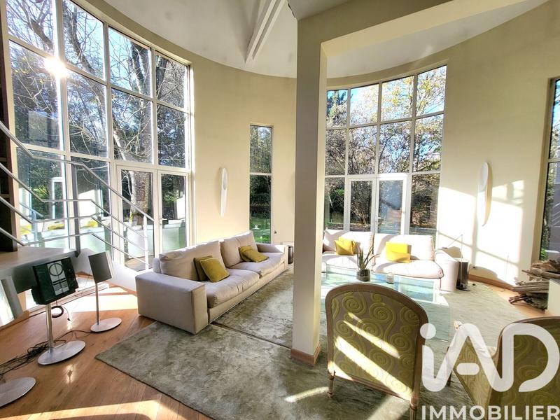 Maison - 345 m² - 9 pièces