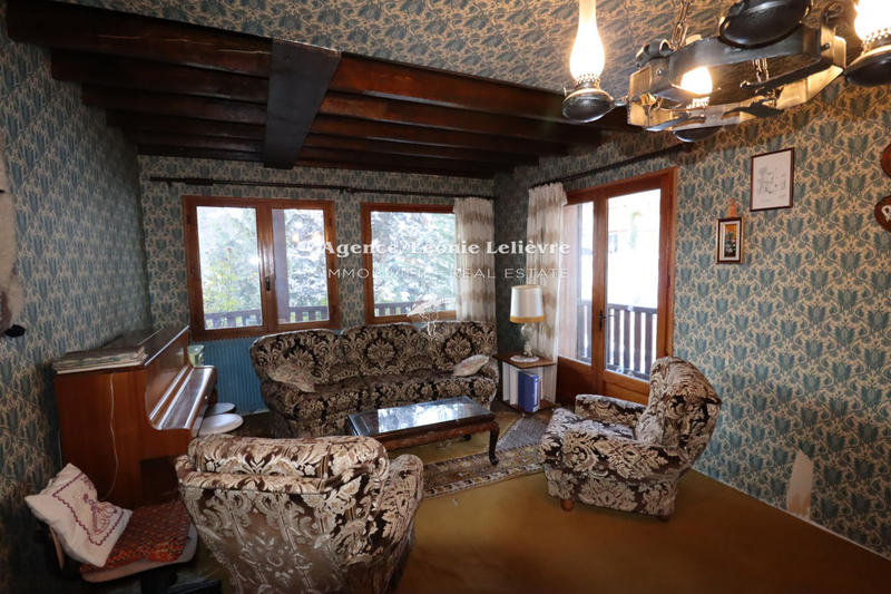 Maison - 228 m² - 9 pièces