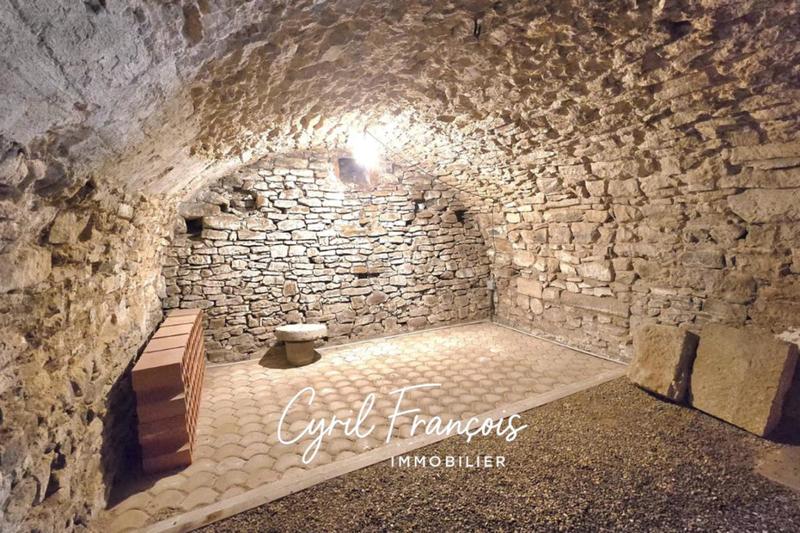 Maison - 212 m² - 8 pièces