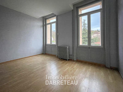 Appartement - 131 m² - 4 pièces