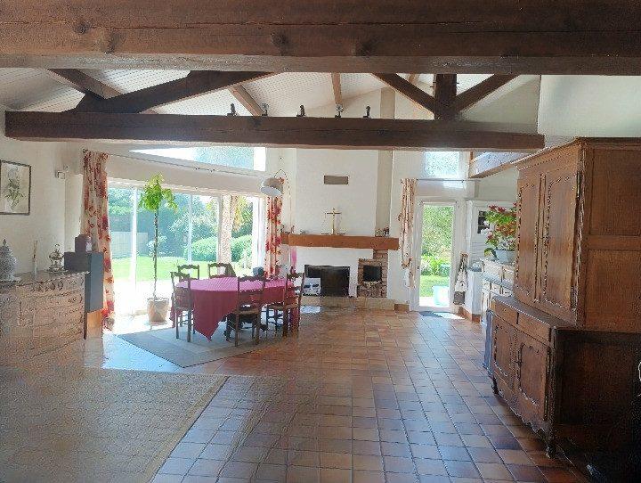 Appartement - 239 m² - 10 pièces