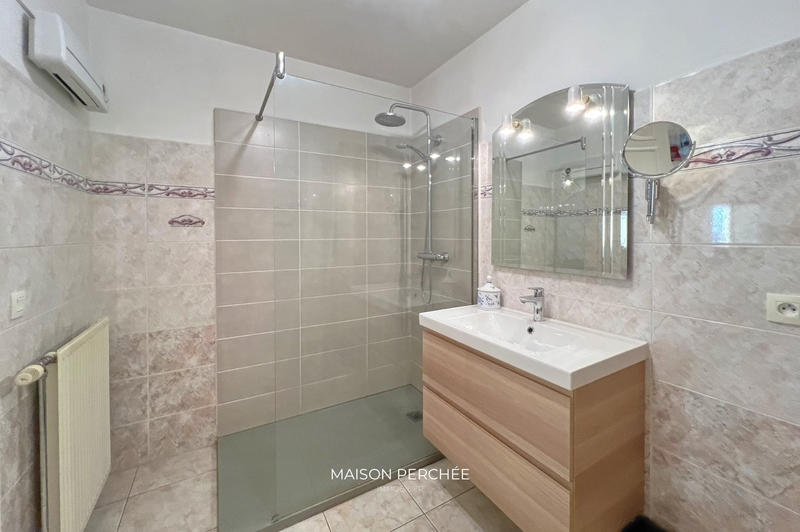 Appartement - 64 m² - 2 pièces