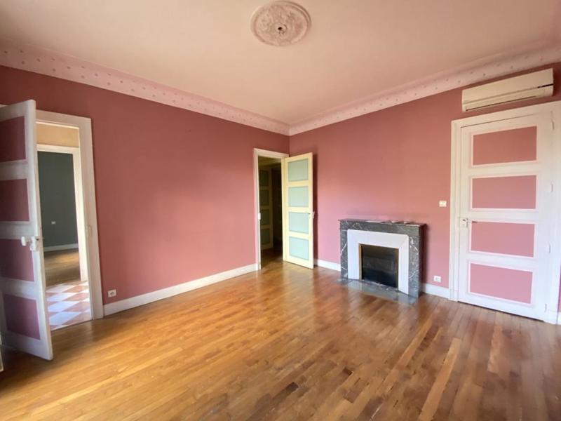 Appartement bourgeois - 109 m² - 4 pièces