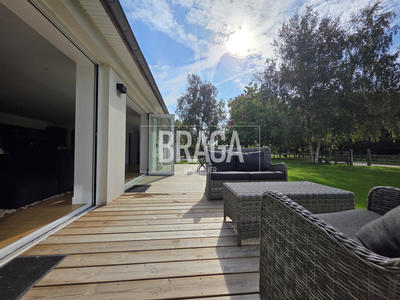 Propriété - 222 m² - 6 pièces