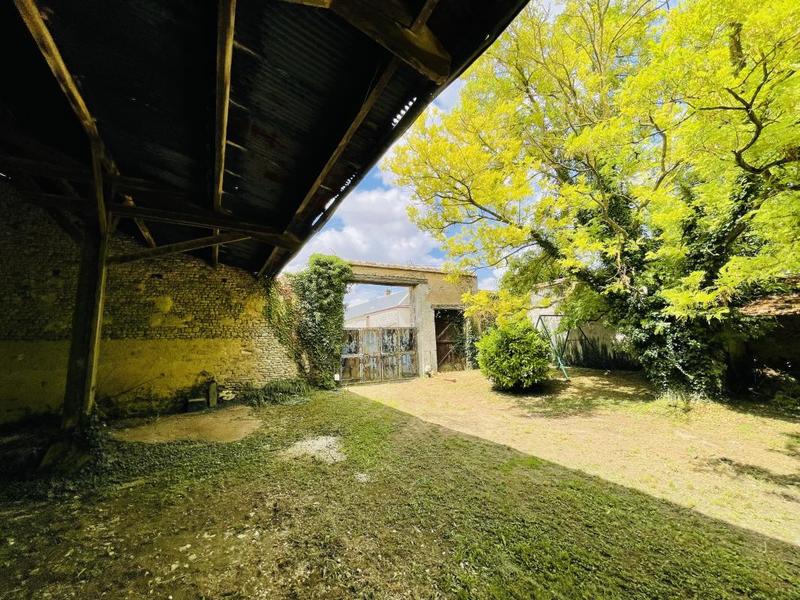 Maison - 252 m² - 10 pièces