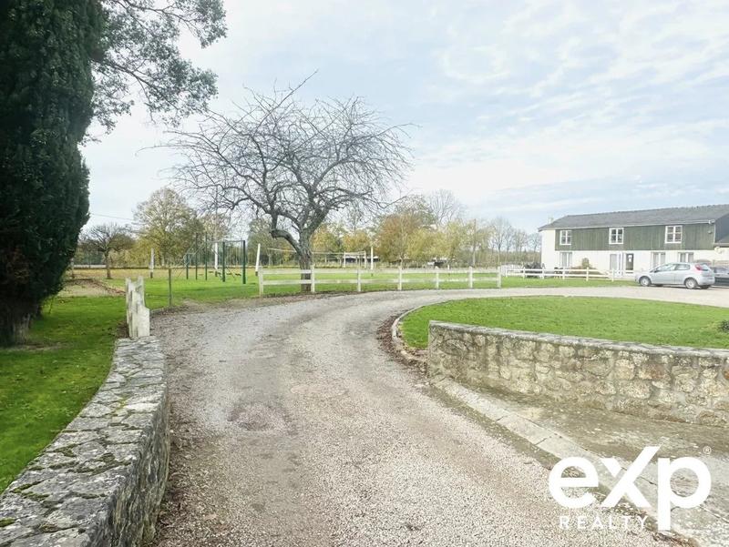 Maison - 600 m² - 29 pièces