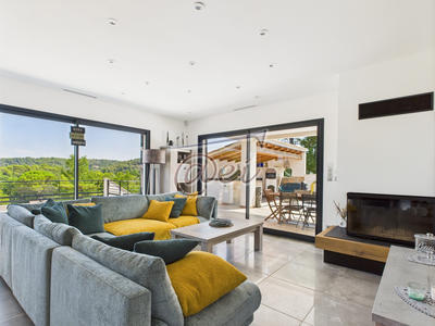 Villa - 224 m² - 6 pièces