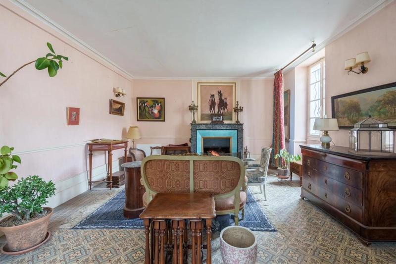 Maison - 240 m² - 10 pièces