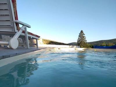 Maison - 240 m² - 6 pièces