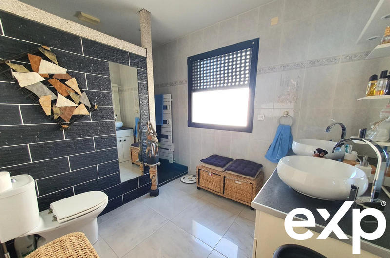 Maison - 224 m² - 7 pièces