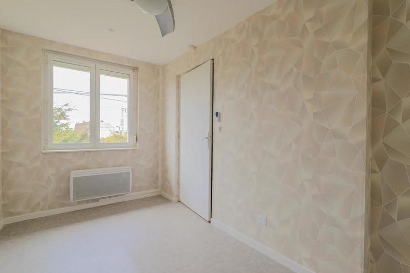 Maison - 200 m² - 15 pièces